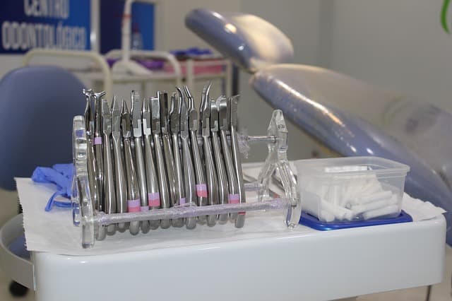 historia de los instrumentos de odontologia