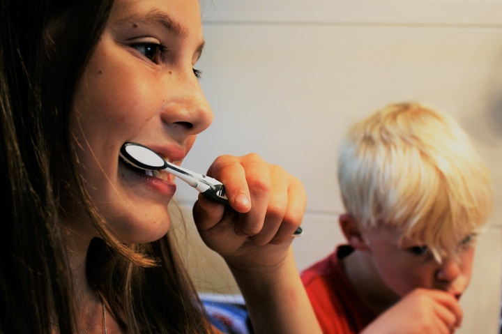 Que pasa si te cepillas los dientes en exceso