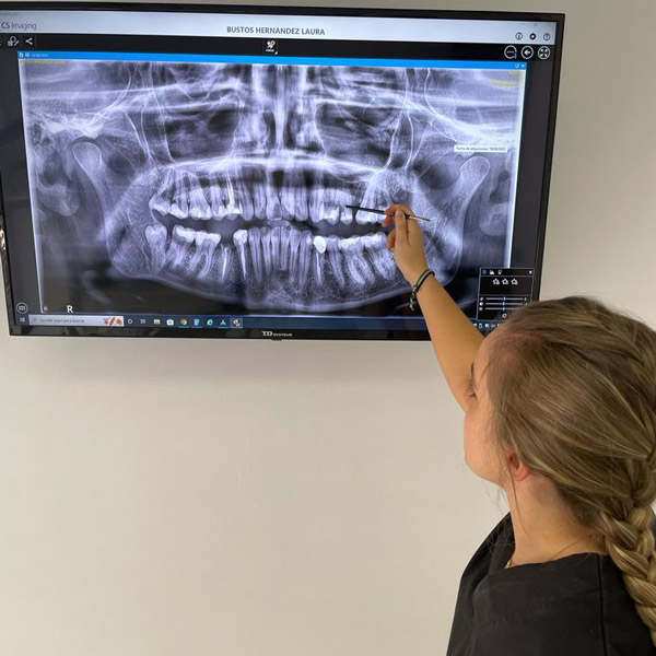 Dra. Clara Cabezas Asensio Dra. Clara Cabezas Asensio