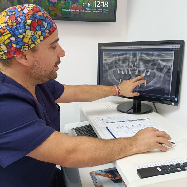 Dr. Esteban P&eacute;rez Pevida