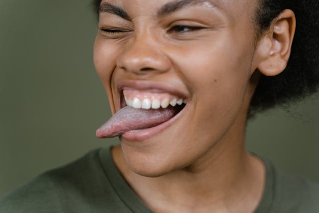 Lengua saburral que es, causas, sintomas y cómo eliminarla